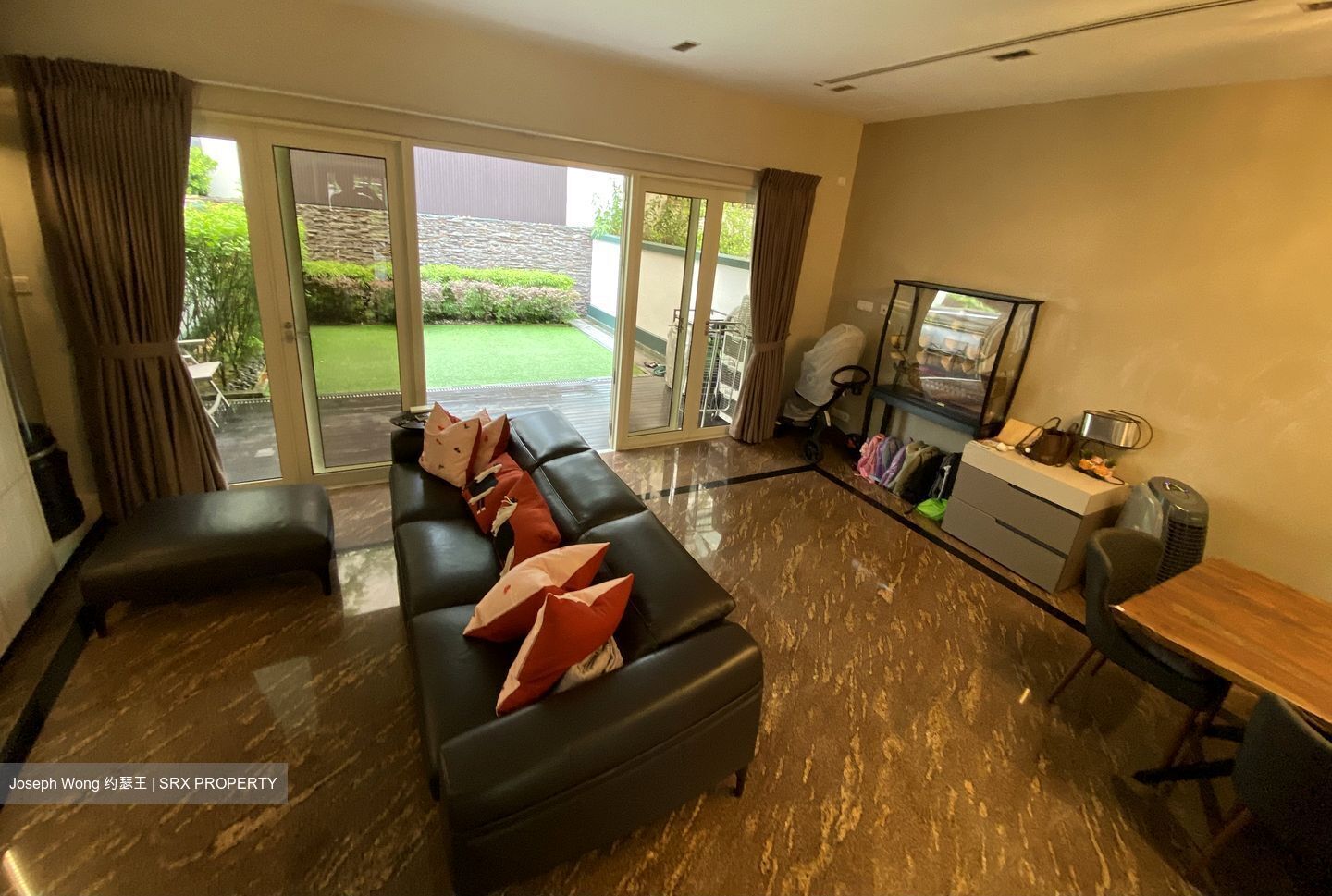 Changi Heights (D17), Terrace #549552111